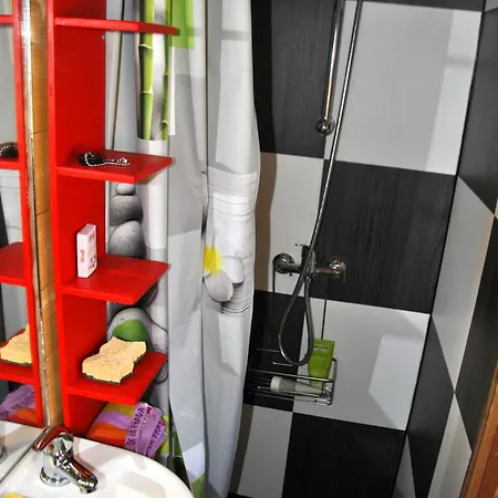D'hote Dans Roulotte Amenagee Confort Kitchenette Sdb La Fee Favie *
